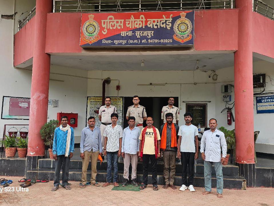 गुंडा-बदमाशों पर पुलिस की सख्ती, चौकी बसदेई में चेकिंग के बाद दी गई सख्त हिदायत 
