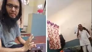 सेंट्रल जेल में कैदियों को वीवीआइपी सुविधाएं वीडियो वायरल होने के बाद गिरी गाज, दो अधिकारी बर्खास्त