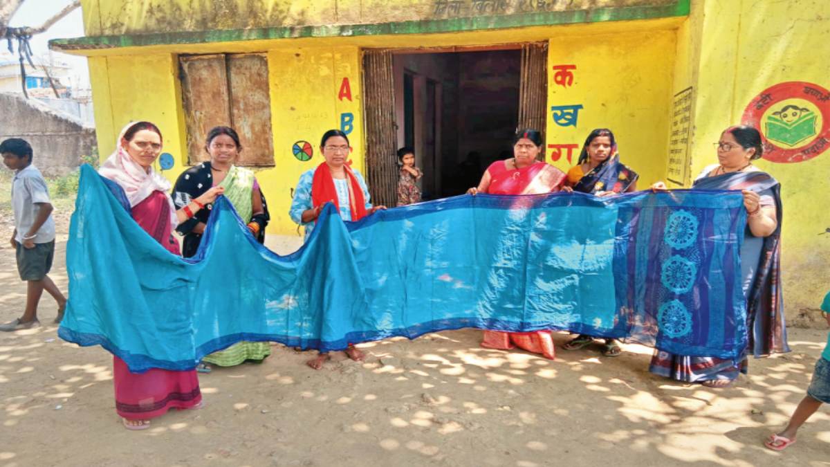 आंगनबाड़ी साड़ी विवाद: गुणवत्ता शिकायतों पर सरकार सख्त, जांच के आदेश