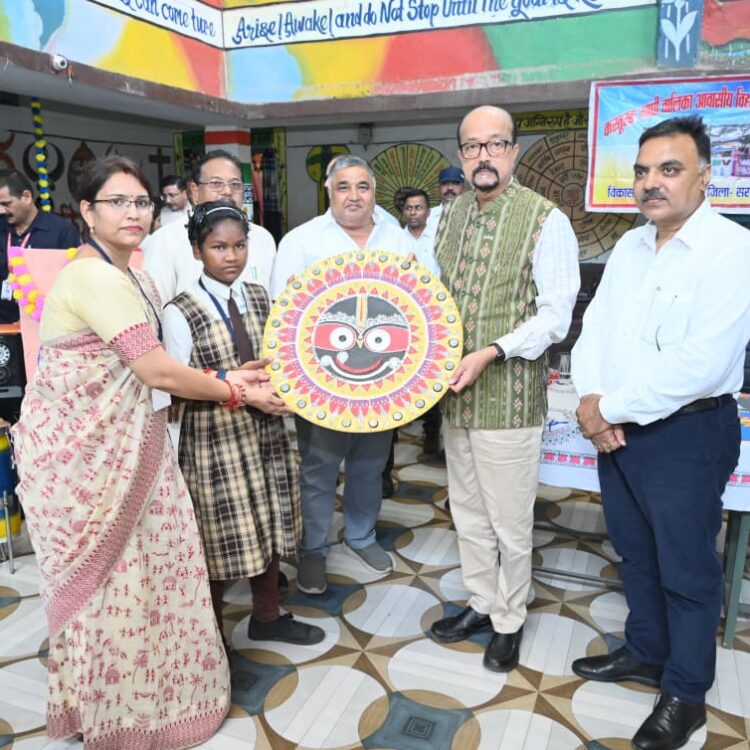 राज्यपाल रमेन डेका अपने दौरा कार्यक्रम के दौरान आकांक्षी ब्लाक लखनपुर पहुंचे दिए ख़ास दिशा निर्देश