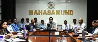 जर्जर भवनों में स्कूल, आंगनवाड़ी और छात्रावास संचालन नहीं किया जाए  : कलेक्टर लंगेह