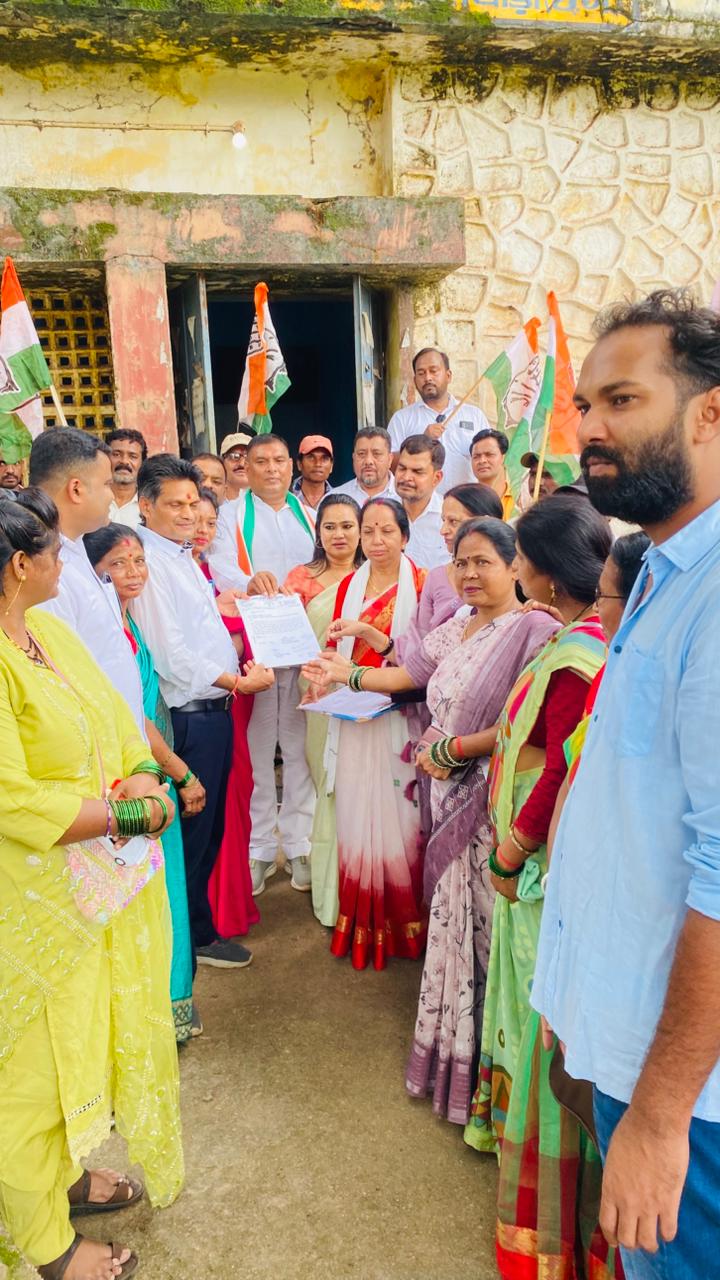 बिजली दर वृद्धि और कटौती के खिलाफ कांग्रेस का जोरदार प्रदर्शन, बिजली विभाग का घेराव