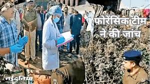 इलाके में फैली सनसनी :नाले में मिला लड़की का शव, लोग बताने घर गए तो देखी मां की लाश