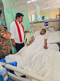  कुर्रगुट्टालू पहाड़ में चले ऑपरेशन में घायल कोबरा जवानों से मिले अमित शाह और विजय शर्मा