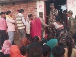 घर में महिला की मिली खून से सनी लाश,जांच में जुटी पुलिस
