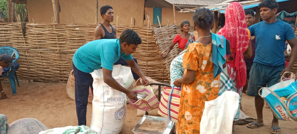अबूझमाड़ के थुलथुली की बदली तस्वीर, अब गांव में ही शुरू हुई राशन वितरण व्यवस्था 
