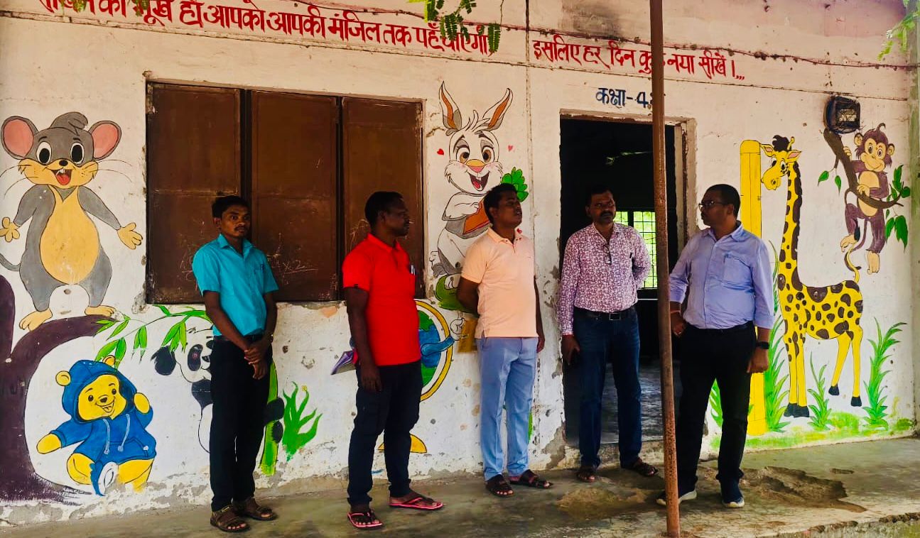 जिला शिक्षा अधिकारी मंडावी ने अनुपस्थित शिक्षकों को दिया शो काज नोटिस