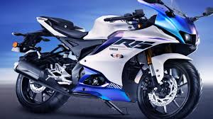 2025 Yamaha R15 को नए कलर और ग्राफिक के साथ अपडेट किया गया