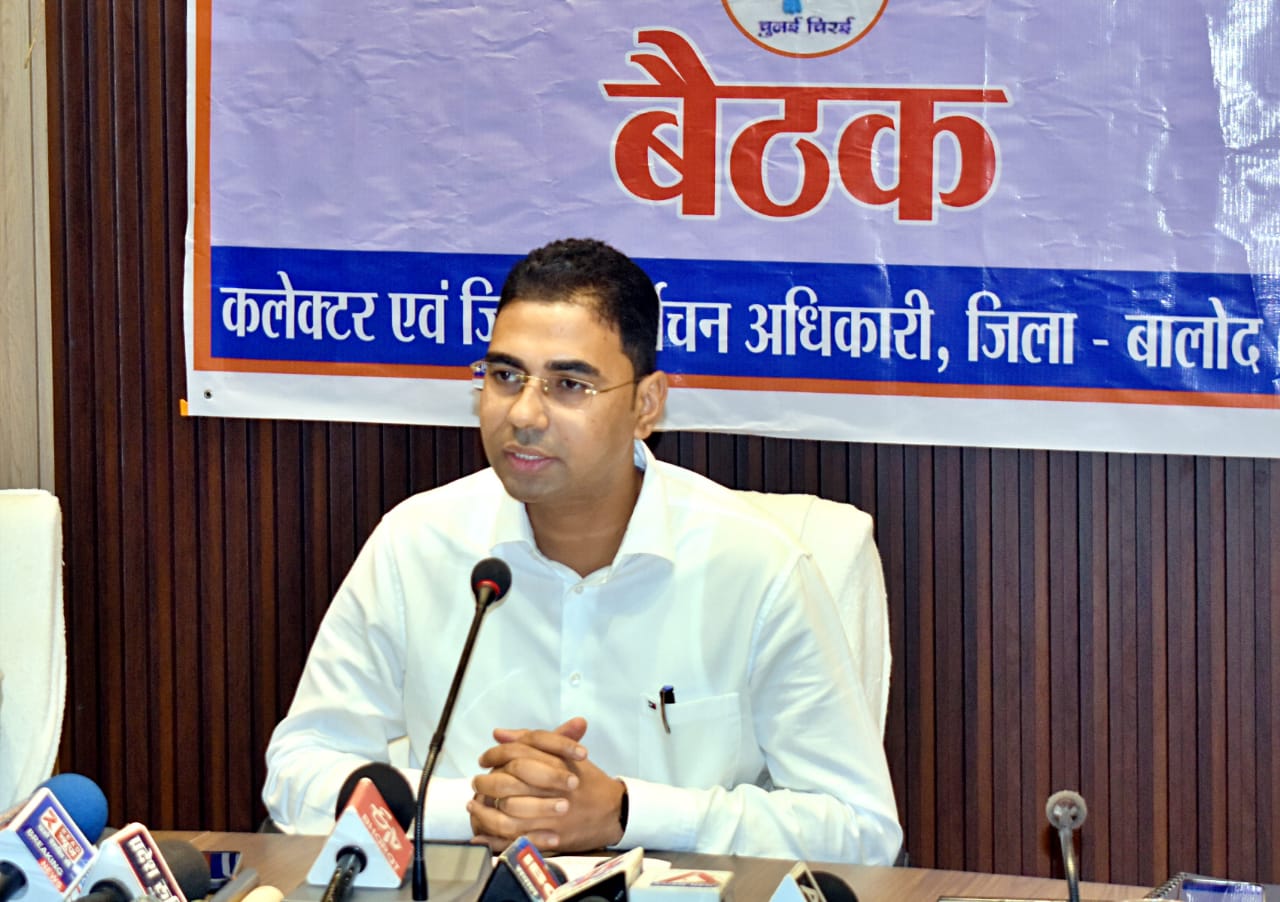 निष्पक्ष एवं शान्तिपूर्ण तरीके से निर्वाचन कार्य सम्पन्न किया जाएगा : कलेक्टर कुलदीप शर्मा