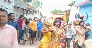  बुजुर्ग की निकाली गई अनोखी शव यात्रा,आगे यमराज पीछे थी अर्थी 