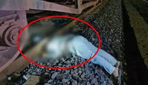 ऑन ड्यूटी स्टेशन मास्टर ने किया सुसाइड,मचा हड़कंप