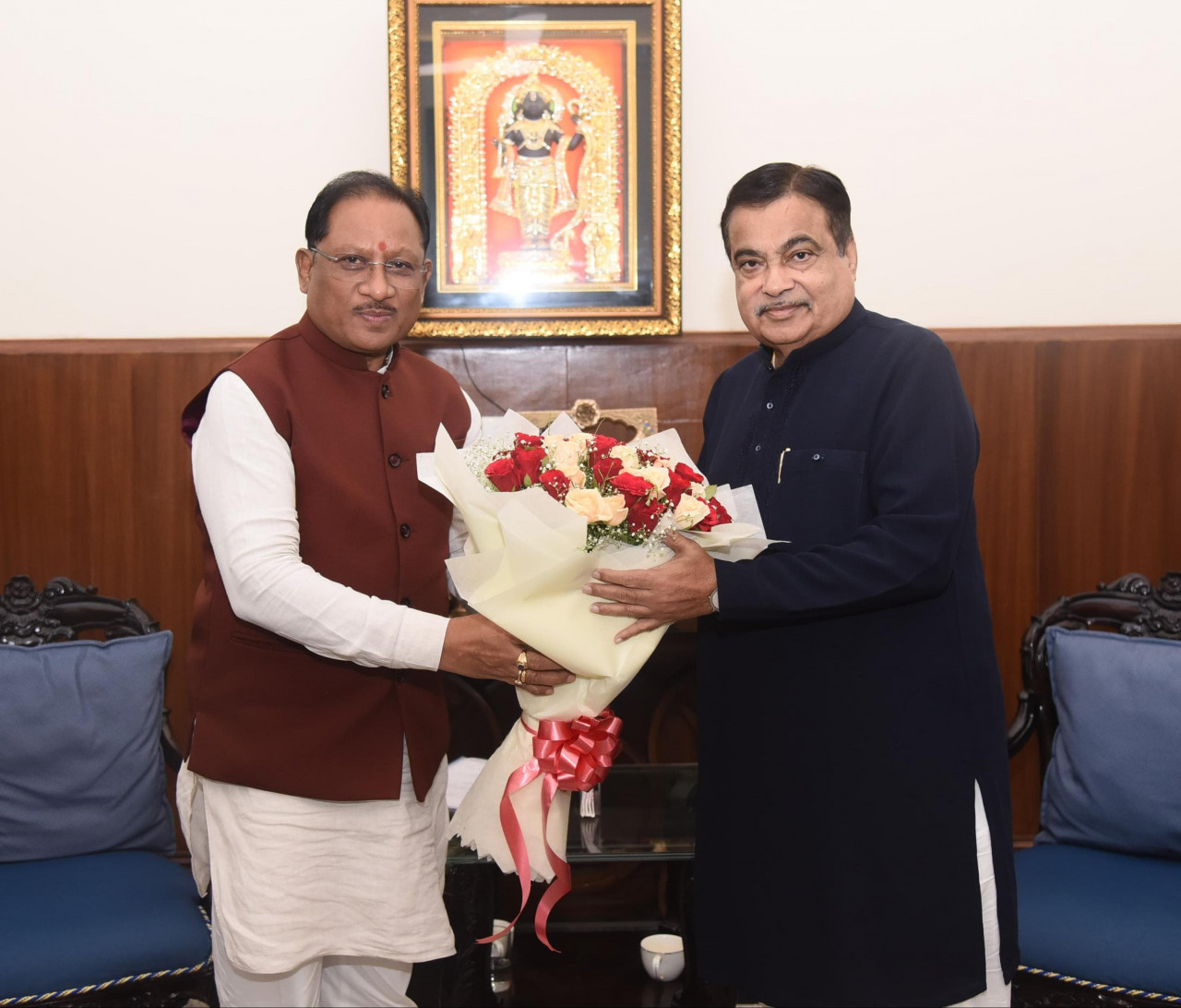 केंद्रीय मंत्री नितिन गडकरी से मिले मुख्यमंत्री विष्णुदेव साय, भविष्य की अधोसंरचना योजनाओं को लेकर हुई चर्चा 