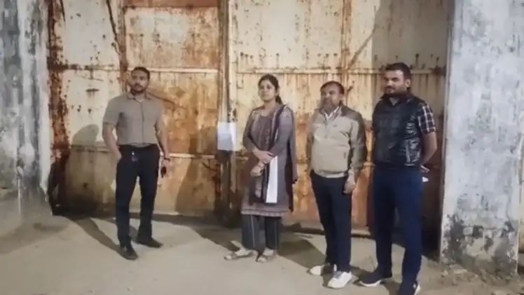 बिचौलियों के पास धान बेचने की मिली शिकायत, मौके पर एक ट्रक आया हाथ मनोरमा राइस मिल  किया गया सील..