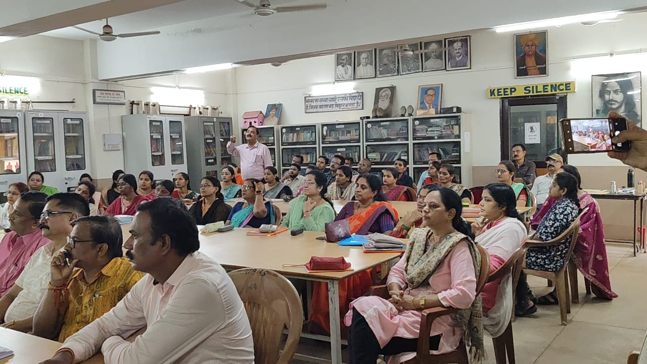 डीएवी स्कूल किरंदुल में पढ़ाने के तकनीक को लेकर कार्यशाला आयोजित