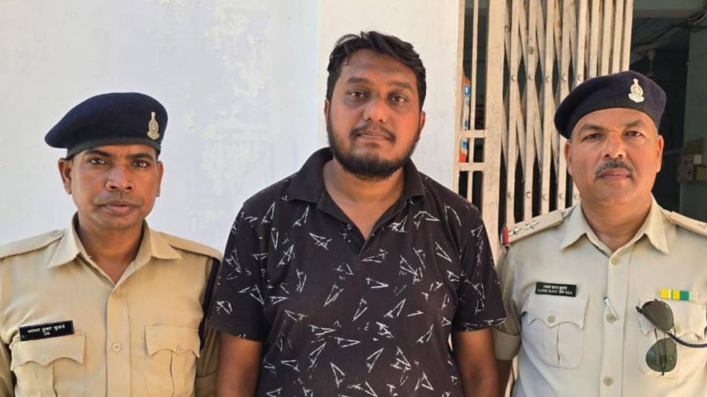 आरक्षक की नौकरी दिलाने के नाम पर 16 लाख की ठगी