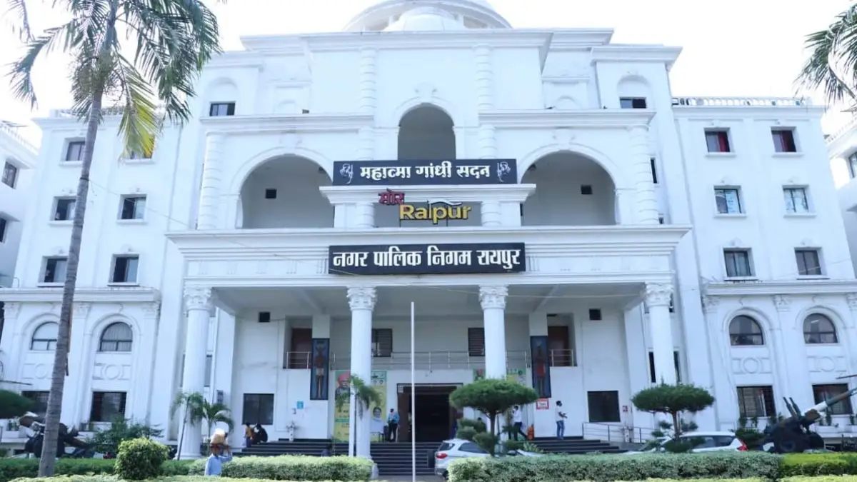 संपत्तिकर वसूली में नया रिकॉर्ड, रायपुर निगम ने एक दिन में जुटाए 8.17 करोड़
