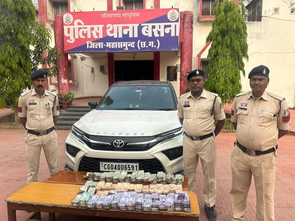 महासमुंद पुलिस का शिकंजा, लाखों की नगदी और महंगी कारें जब्त