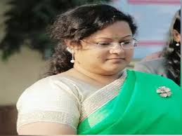 शराब घोटाला : सौम्या चौरसिया की बढ़ीं मुश्किलें, ED के बाद अब EOW का गिरफ्तारी का खतरा