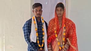 ना बैंड बाजा, ना सात फेरे: छत्तीसगढ़ के जोड़े ने संविधान की शपथ लेकर की शादी