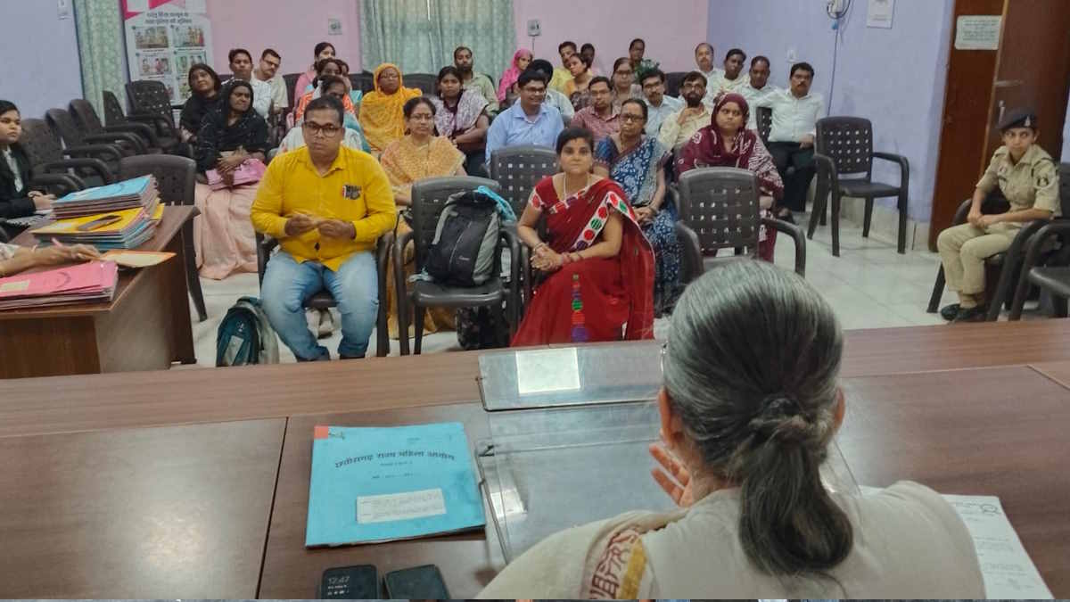रायपुर में महिला आयोग की जनसुनवाई: धोखा, दूसरी शादी और संपत्ति विवाद के मामलों पर कड़ा रुख