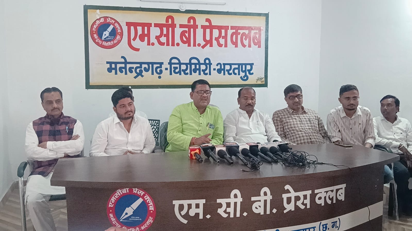 जिला कांग्रेस कमेटी ने की प्रेस वार्ता, प्रदेश में बढ़ते नशे के कारोबार पर उठाए सवाल