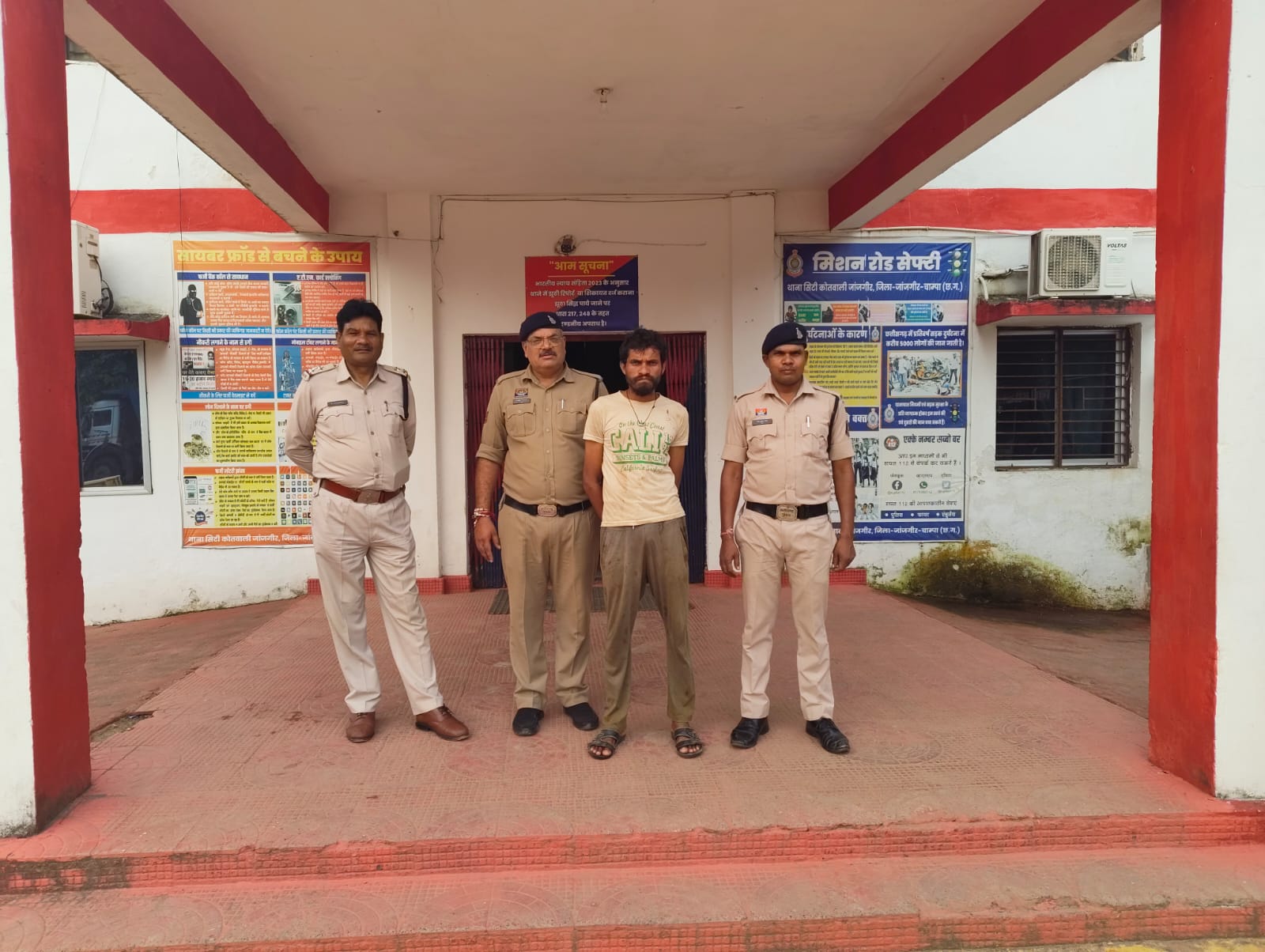  शराबी पति को चंद घंटे में किया गिरफ्तार, जिसके द्वारा अपनी पत्नी को मारपीट कर सिर में चोट पहुंचाया