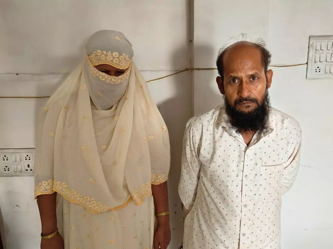 अवैधानिक रूप से रायपुर में रह रहे बांग्लादेशी दंपत्ति गिरफ्तार 