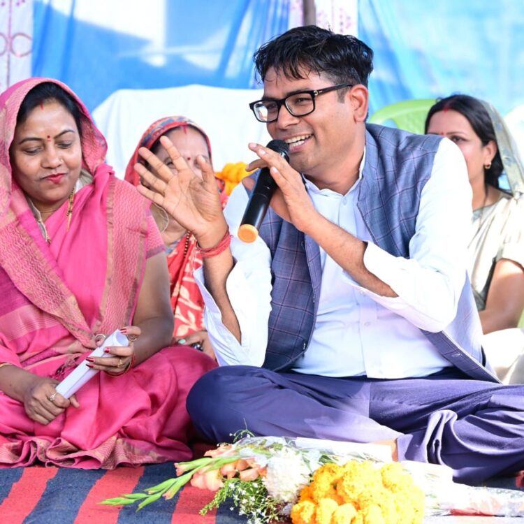 गुड़गहन पहुंचे वित्त मंत्री चौधरी, ग्रामीणों से किया सीधा संवाद..ग्रामीणों की समस्याएं और मांगें सुनकर दिए त्वरित निराकरण के निर्देश