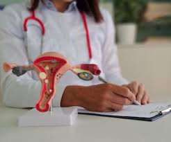 मेनोपॉज, कमजोर इम्युनिटी और कैंसर: डॉक्टर ने बताया इनके बीच का गहरा संबंध 