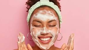 बदलते मौसम में भी पाएं चमकती और मुलायम स्किन,अपनाएं ये देसी रेसिपीज