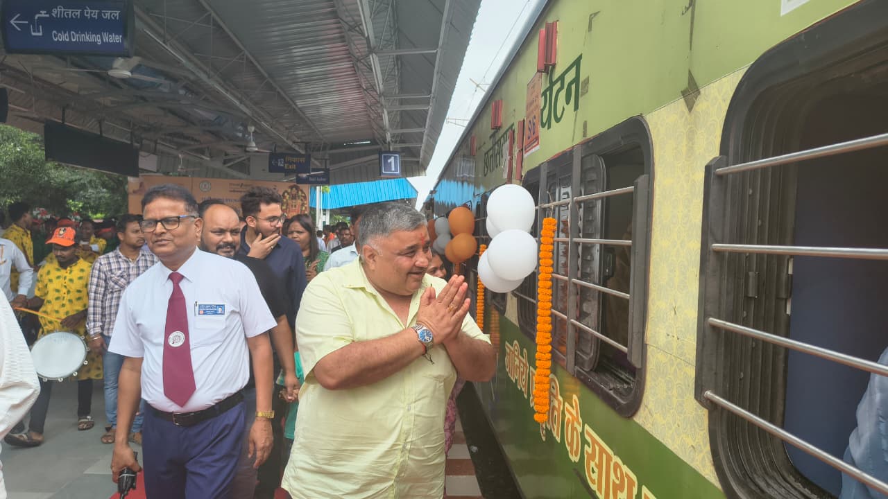 श्री रामलला दर्शन योजना के तहत सरगुजा संभाग से 850 श्रद्धालओं का जत्था अयोध्या धाम रवाना