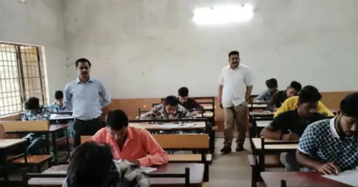 शिक्षकों पर ताबड़तोड़ कार्रवाई,अचानक संयुक्त संचालक और सहायक संचालक ने किया स्कूलों का निरीक्षण