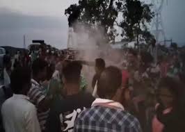 कोरबा : नाराज ग्रामीणों ने NTPC के DGM पर फेंका राख,सुरक्षाकर्मियों ने मुश्किल से बचाया