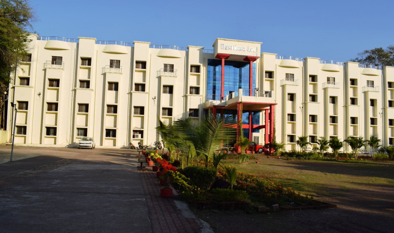  नक्सल प्रभावित क्षेत्रों में विज्ञान एवं वाणिज्य विषय के अध्ययन-अध्यापन के लिए मुख्यमंत्री विष्णु देव सरकार की विशेष पहल