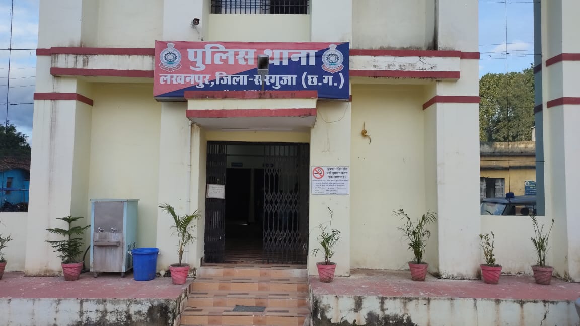 शासकीय राशन दुकान से चावल चना शक्कर ले उड़े अज्ञात चोर मामला दर्ज
