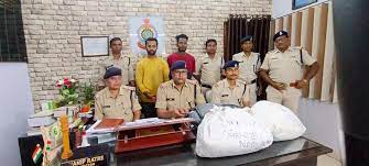 रेलवे स्टेशन के बाहर फिर पकड़ाया दस किलो गांजा