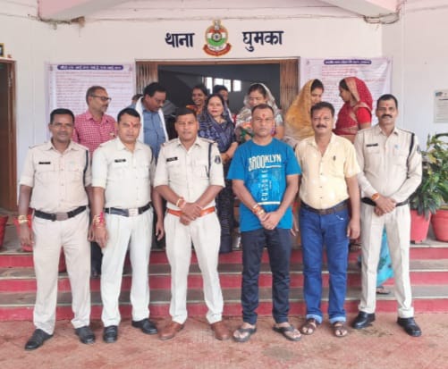 भाजपा महिला मोर्चा ने पुलिस जवानों एवं डॉक्टरो को बांधी राखी