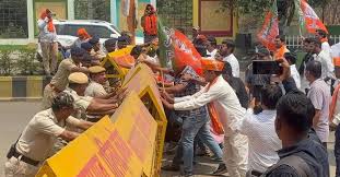 देशभर में कांग्रेस और भारतीय जनता पार्टी आमने-सामने,कोरबा में भाजयुमो का विशाल प्रदर्शन