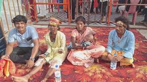 घंटों की करुण पुकार और विश्वास के बाद चमत्कार:  मृत नवजात को दिया जीवनदान तो हाथों में दीये लेकर घुटनों के बल मंदिर पहुंची महिला  