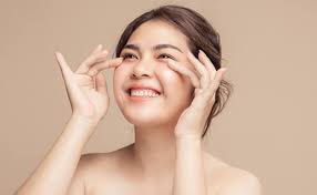 Glowing Skin Face Pack: त्वचा को गुलाबी निखार देने के लिए महंगे ट्रीटमेंट्स नही अपनाएं ये आयुर्वेदिक टिप्स 