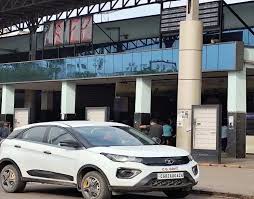 सरकारी गाड़ी का दुरूपय़ोग,घर के लिए सरकारी वाहन का इस्तेमाल