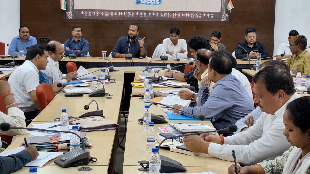 जनसमस्या निवारण शिविर में प्राप्त हो रहे राशन कार्ड से संबंधित आवेदनों का तत्काल करें निराकरण : कलेक्टर विजय दयाराम के.