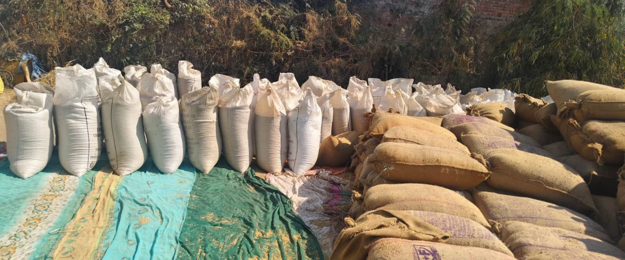 अवैध धान परिवहन पर प्रशासन की बड़ी कार्रवाई,321 बोरी धान जब्त