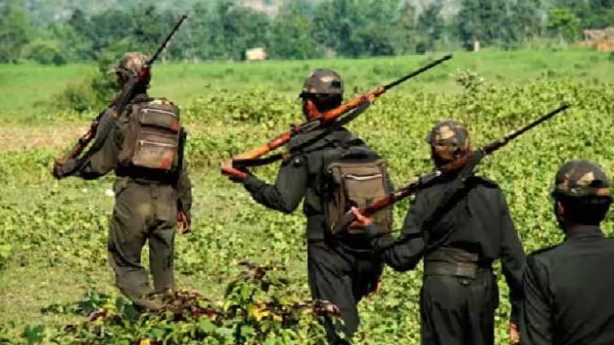छत्तीसगढ़ विधानसभा चुनाव के बीच नक्सलियों ने पर्चा जारी कर चुनाव बहिष्कार का किया आव्हान 
