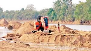 अवैध उत्खनन, परिवहन और भण्डारण के विरुद्ध जिला प्रशासन ने अपनाया कड़ा रुख, 8 से अधिक वाहन जब्त