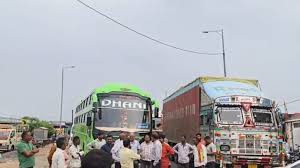 दशरंगपुर क्षेत्र में ग्रामीण अवैध कब्जा के विरोध में सड़क पर उतरे 