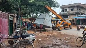 शासकीय भूमि पर अतिक्रमण हटाओ अभियान के तहत अतिक्रमण पर चलाया बुलडोजर