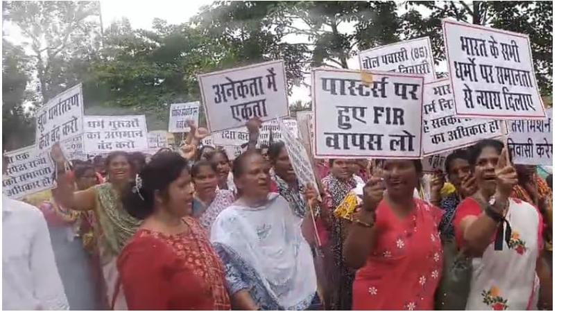 ईसाई समाज की रैली,चर्चों पर हमलों के खिलाफ सख्त कार्रवाई की मांग किये