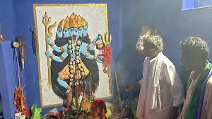 देव दशहरा मनाने का अनूठा धार्मिक रिवाज : जुटे हजारों श्रद्धालु, महिलाओं का शामिल होना रहता है वर्जित