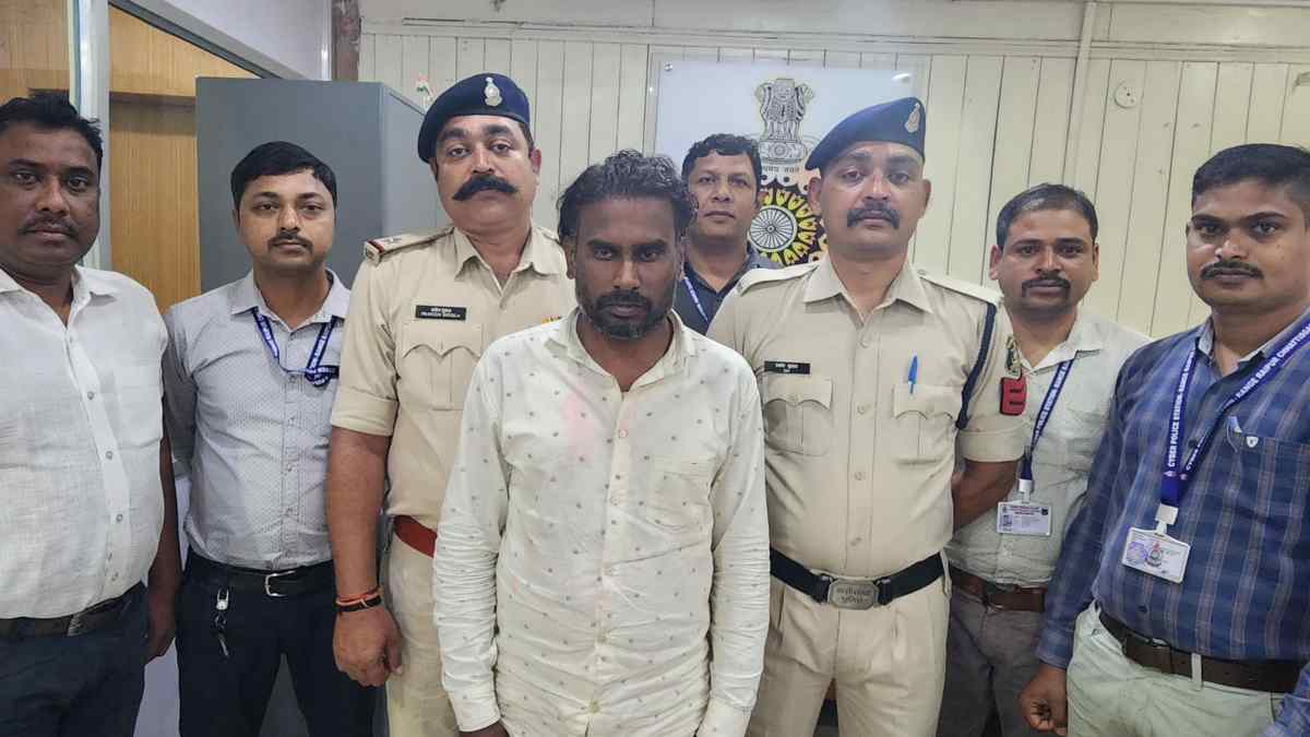 मुख्यमंत्री के नाम से फर्जी फेसबुक आईडी बनाने वाला अंतर्राज्यीय आरोपी गिरफ्तार